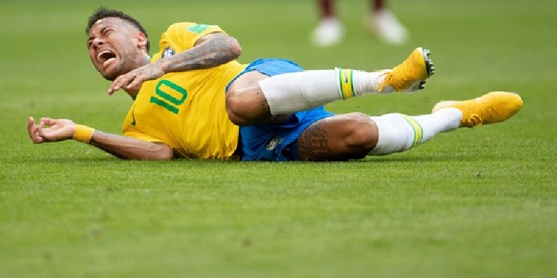 Neymar là một cái tên có trong danh sách cầu thủ ăn vạ nhất thế giới